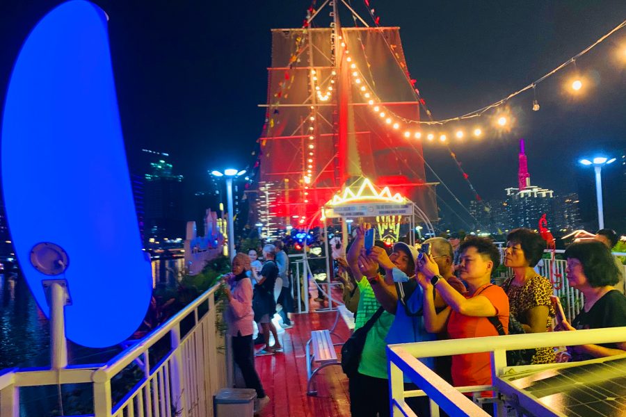 Dinner on a Cruise in Ho Chi Minh City Traditional Live Music