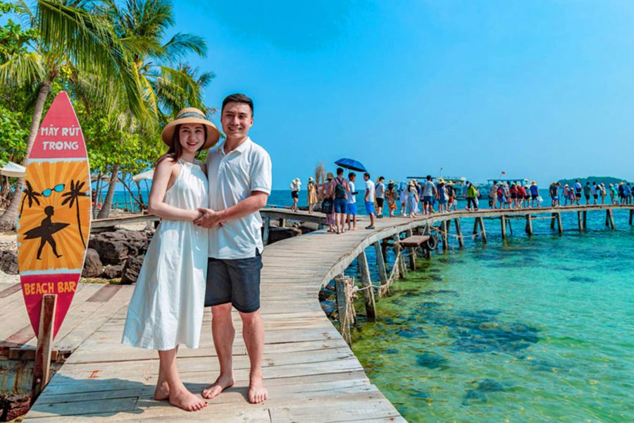 SNORKELING 3 ISLANDS BY BOAT Xuong island (or Buom Island) – Gam Ghi island – May Rut Trong island