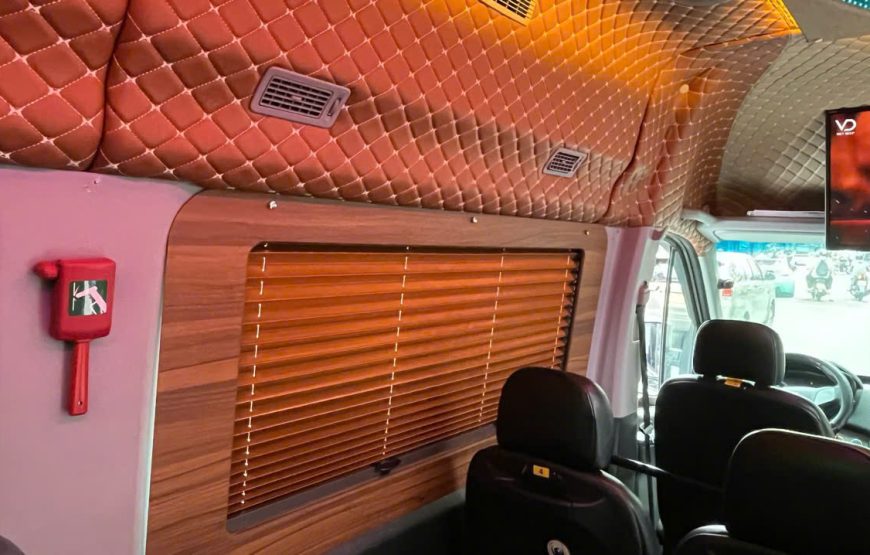 16 seater VAN – Tan Son Nhat airport pick-up and drop-off service