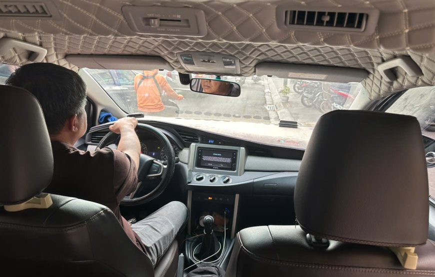 7 seater car – Tan Son Nhat airport pick-up and drop-off service