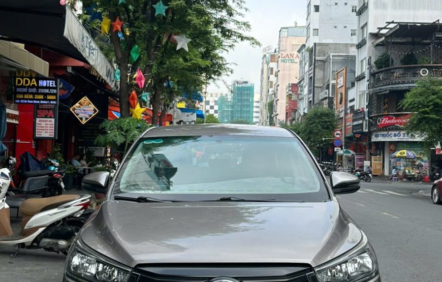 7 seater car – Tan Son Nhat airport pick-up and drop-off service