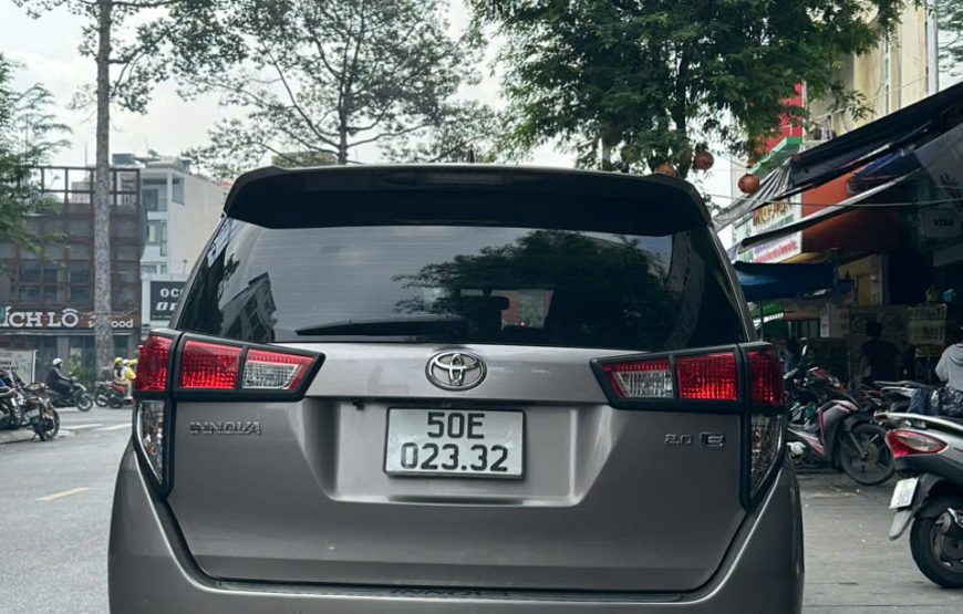 7 seater car – Tan Son Nhat airport pick-up and drop-off service