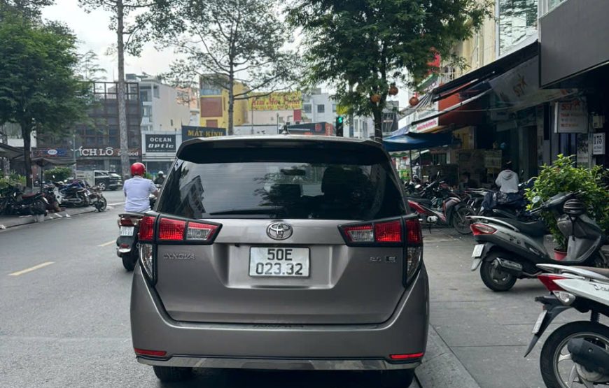 7 seater car – Tan Son Nhat airport pick-up and drop-off service
