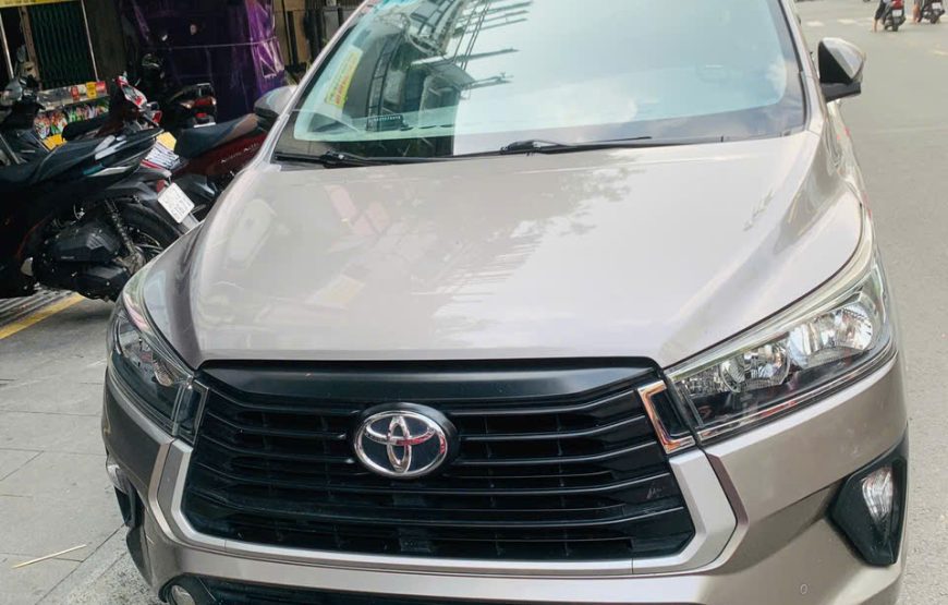 7 seater car – Tan Son Nhat airport pick-up and drop-off service