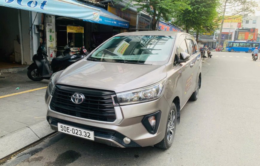 7 seater car – Tan Son Nhat airport pick-up and drop-off service